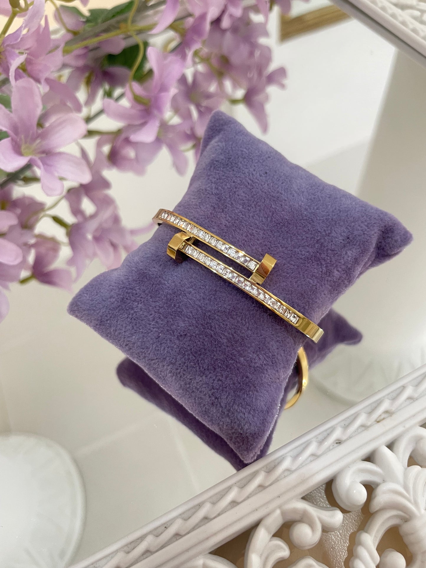 Гривна “Love”