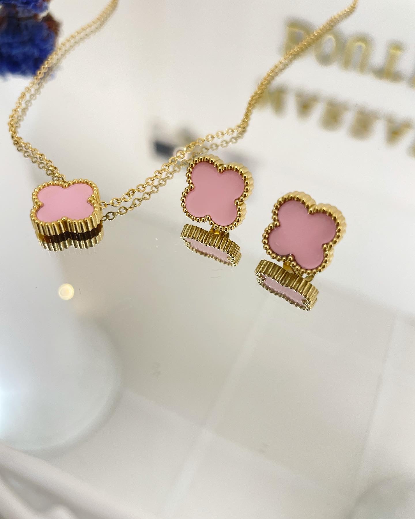 Дамско колие