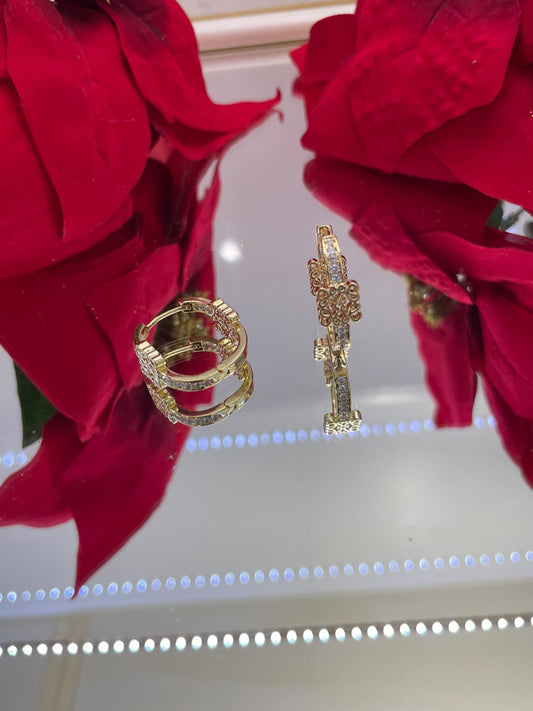 Обеци “Love”