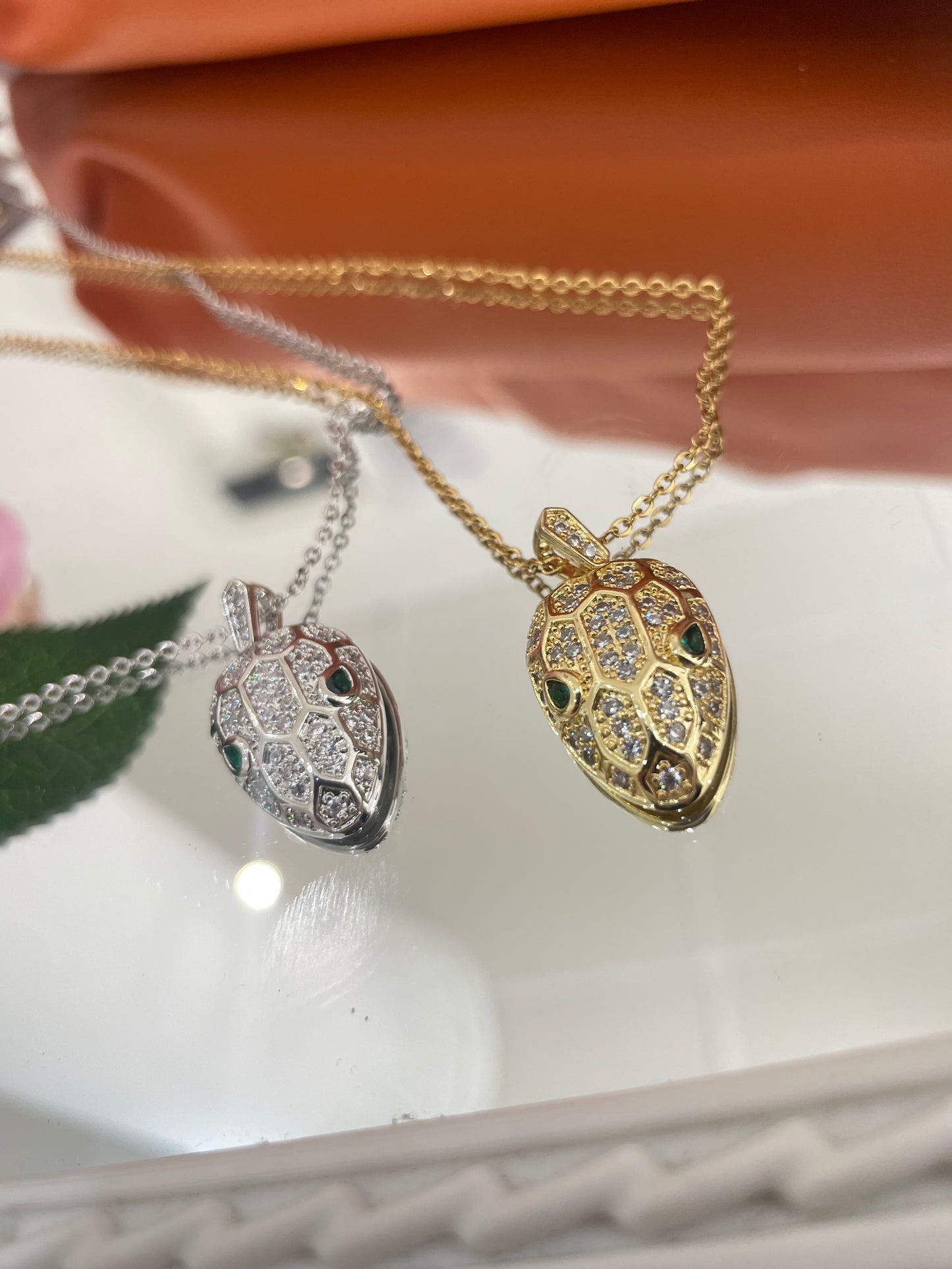 Дамско колие "BVL"