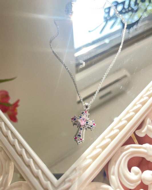 Дамско колие с кръст