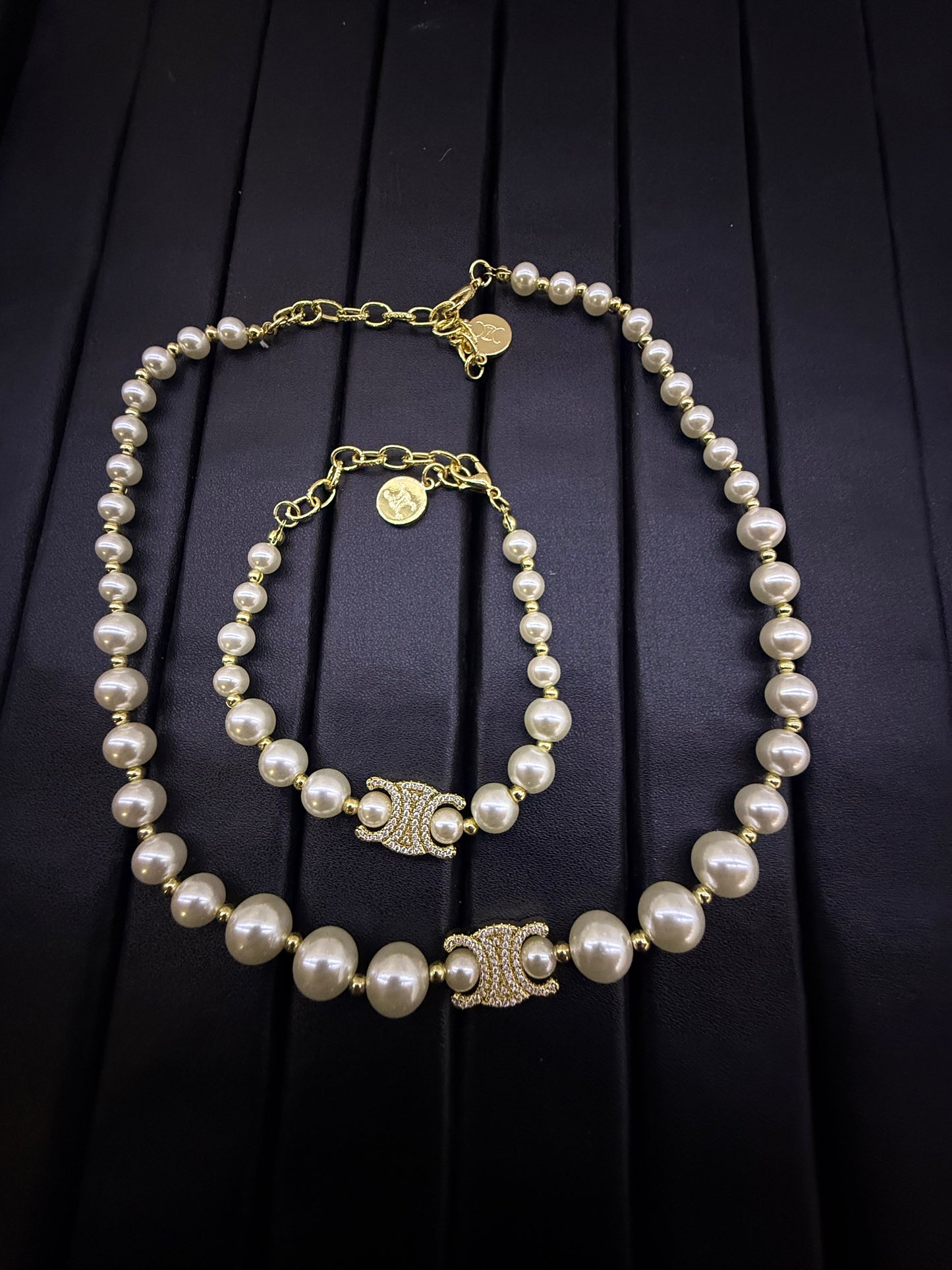 Гривна с перли