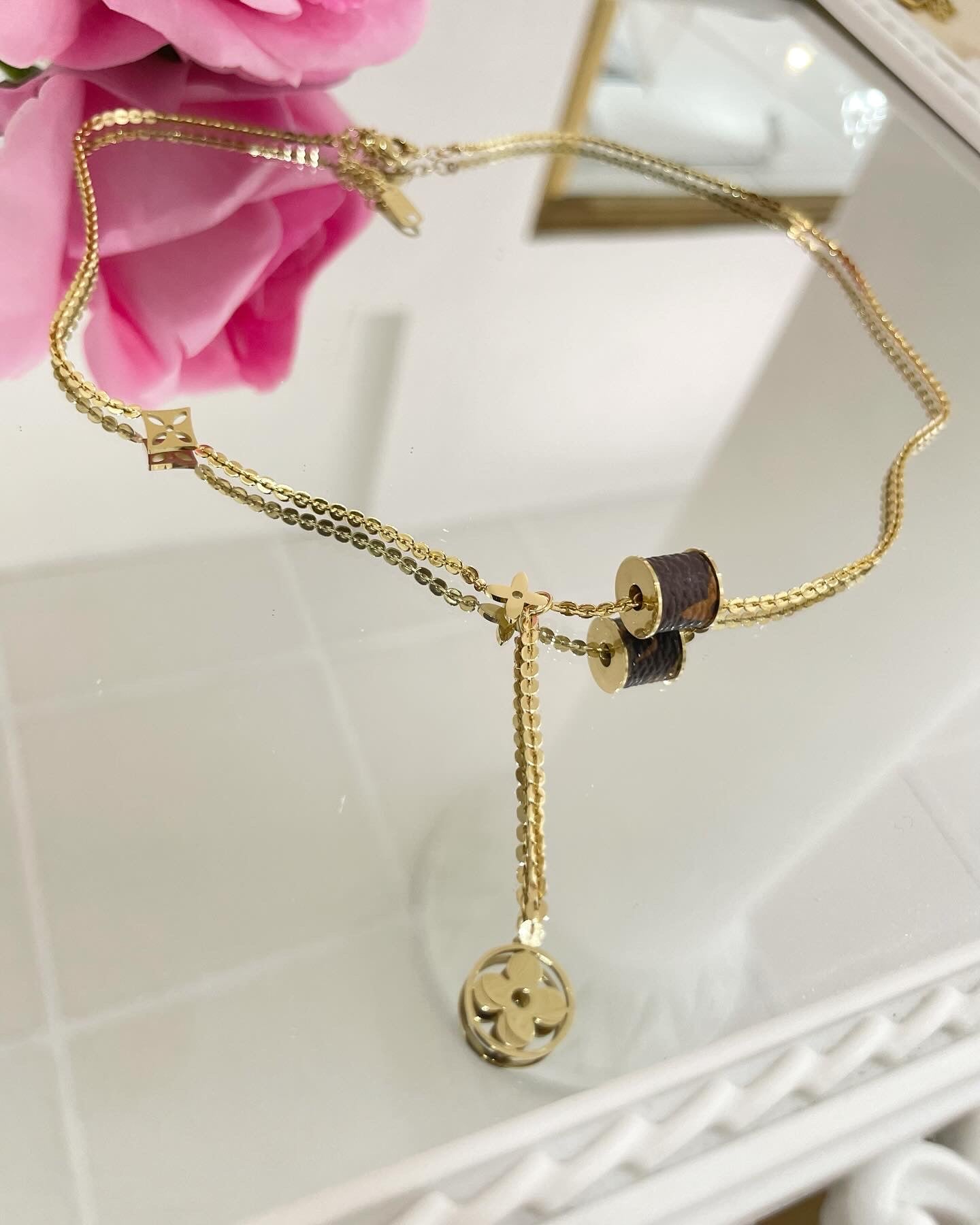 Дамско колие - чоукър