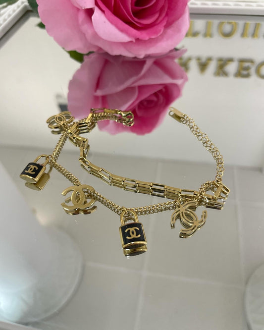 Гривна с елементи