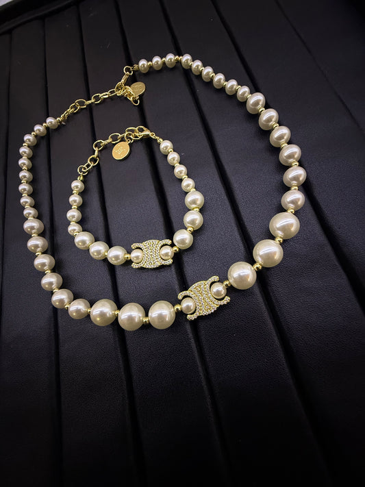 Гривна с перли