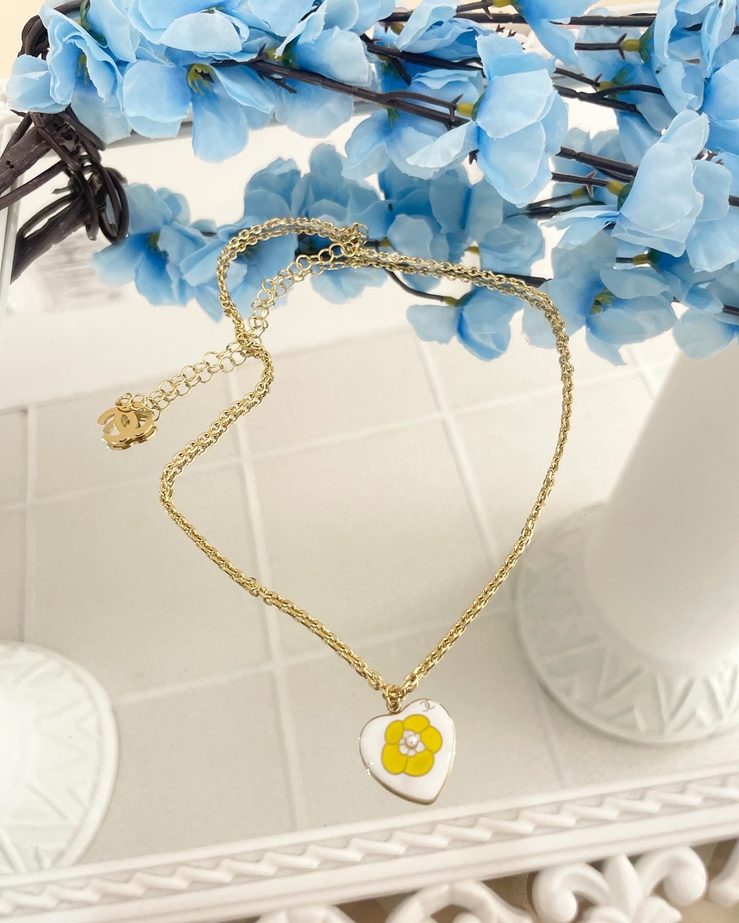 Дамско колие със сърце