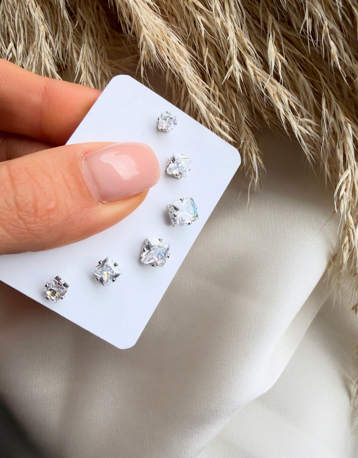 Cercei Minimal Square Stud