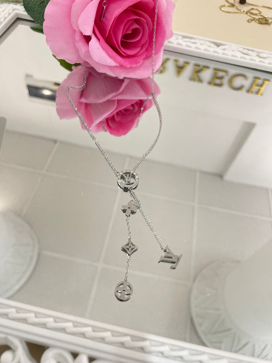 Дамско колие “LV”