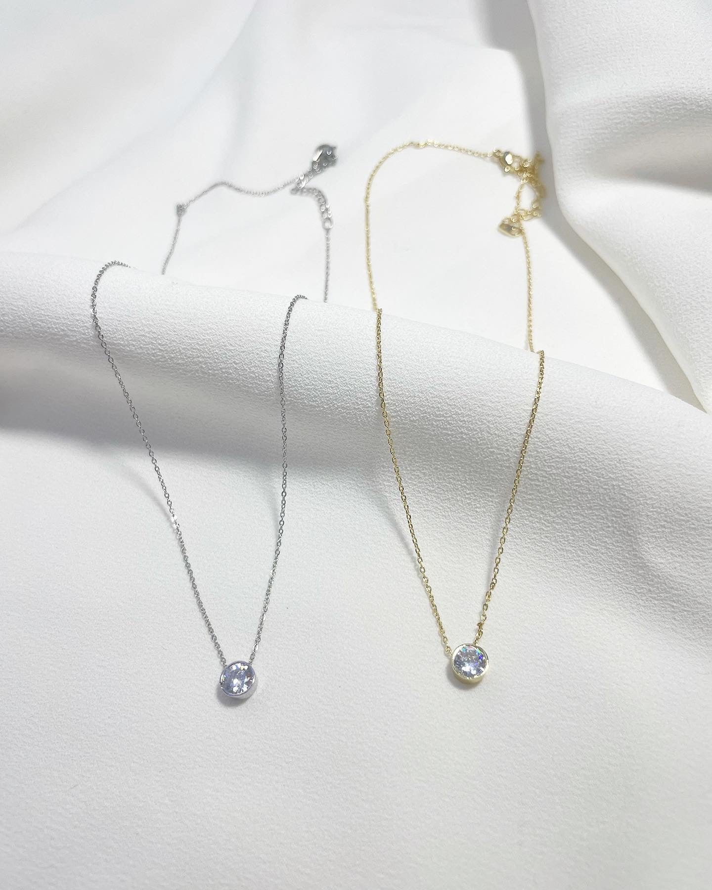 Колие с едно камъче