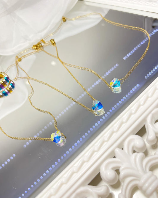 Колие със хамелеоново сърце