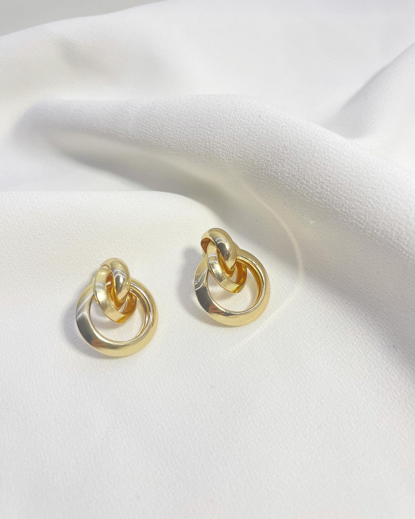 Преплетени обеци