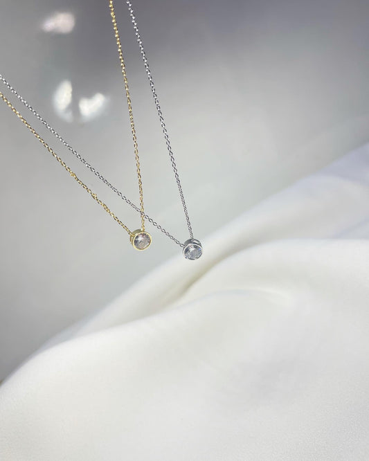 Колие с едно камъче