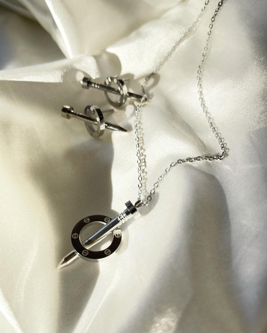 Дамски комплект обеци и колие