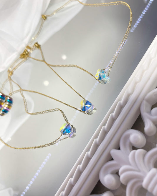 Колие със хамелеоново сърце