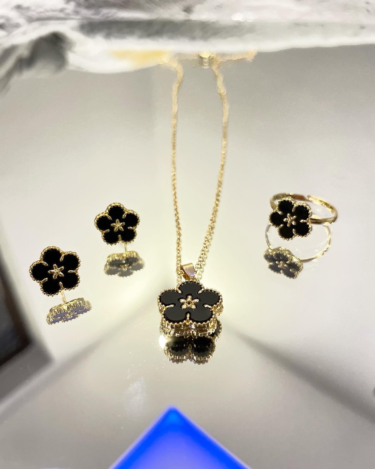 Комплект от 3 части