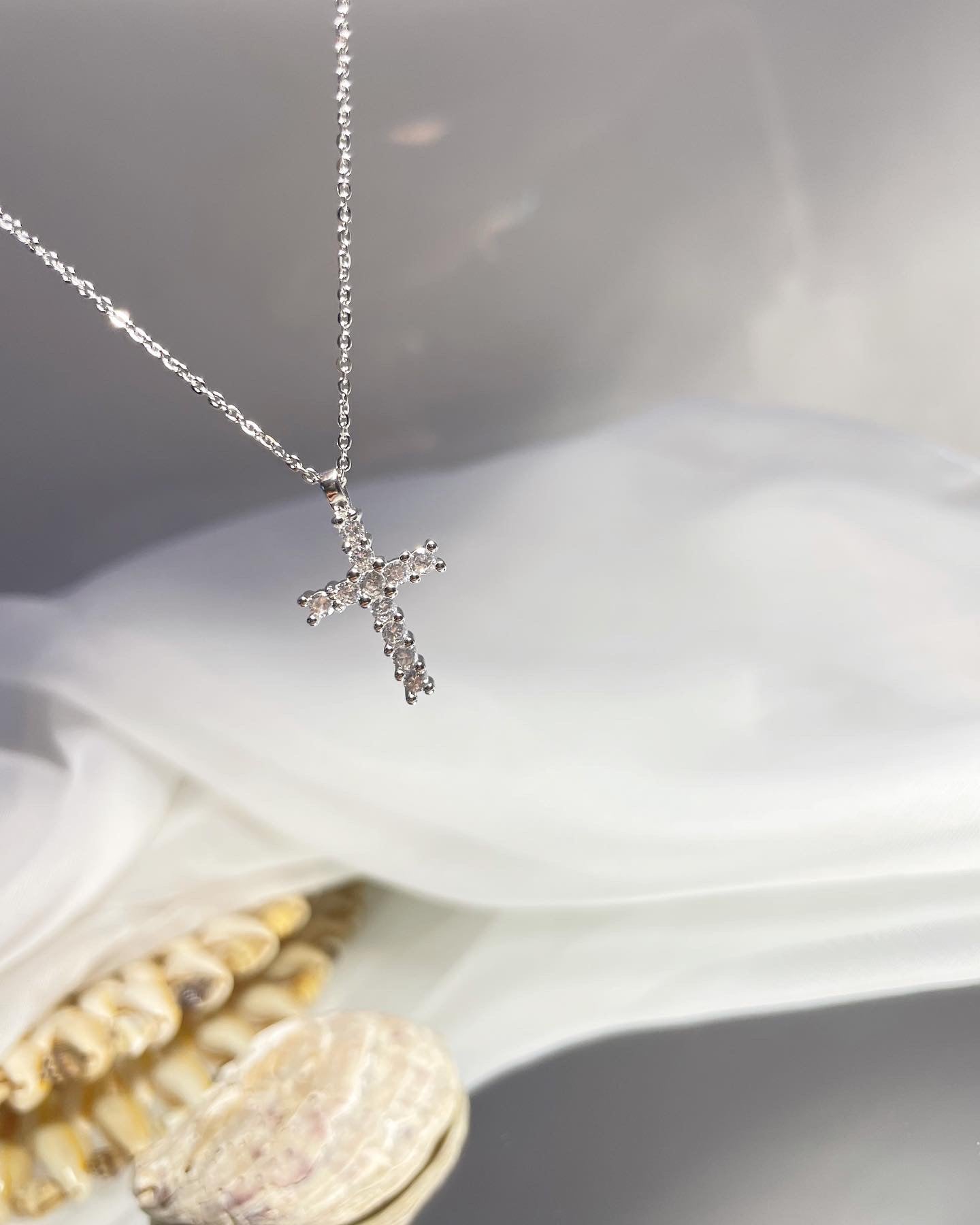 Колие с кръст