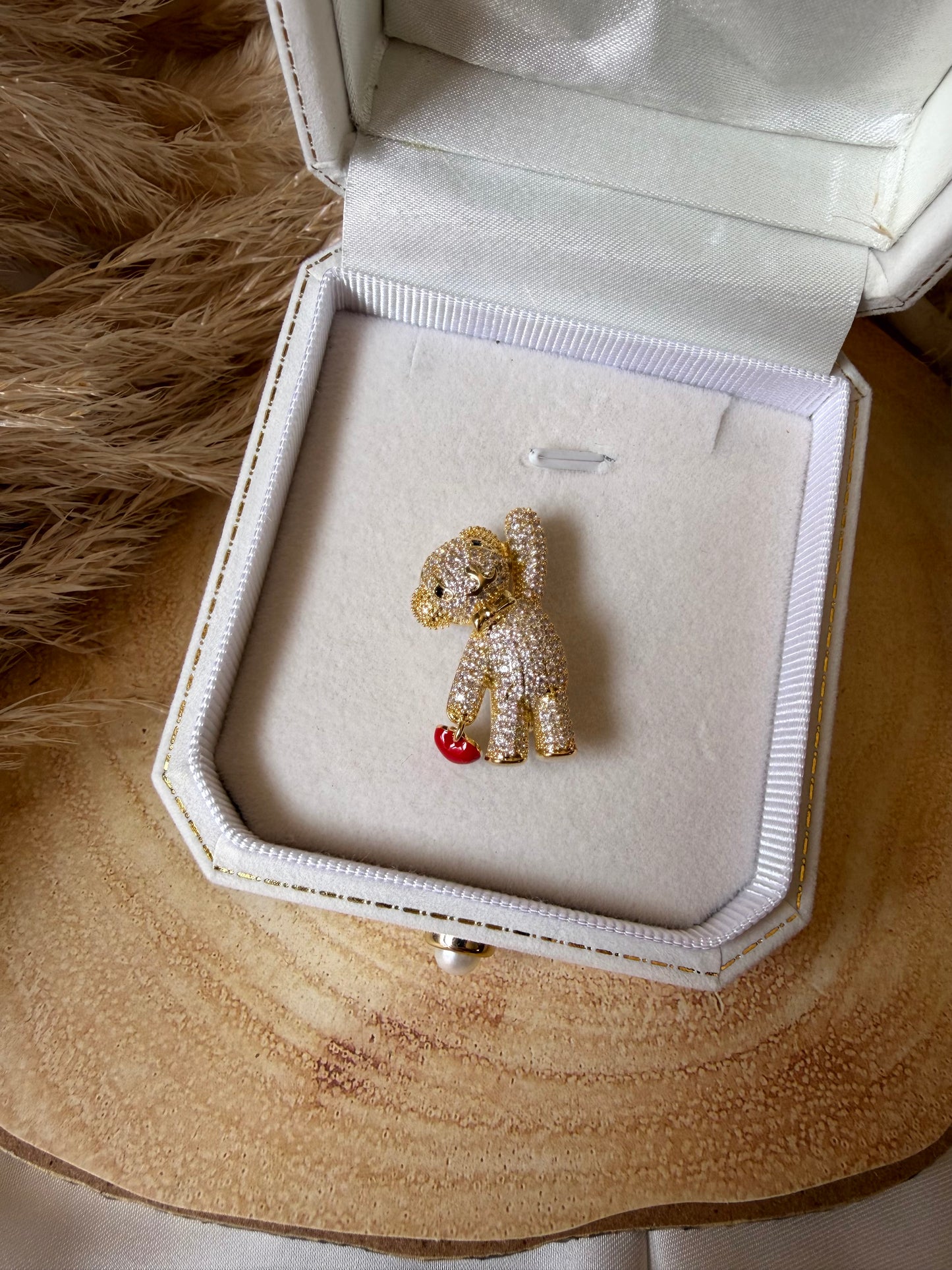 Брошка Teddy Amour