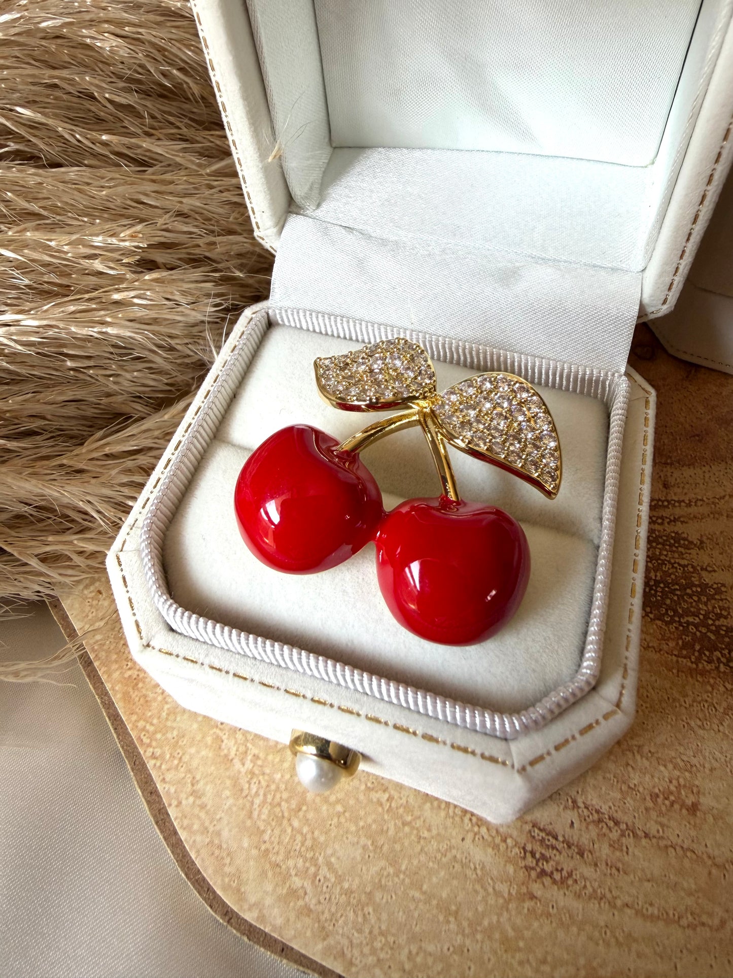 Брошка „Lunara Cherry
