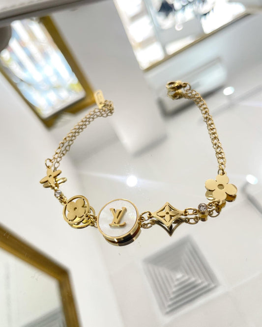 Дамска гривна "LV"