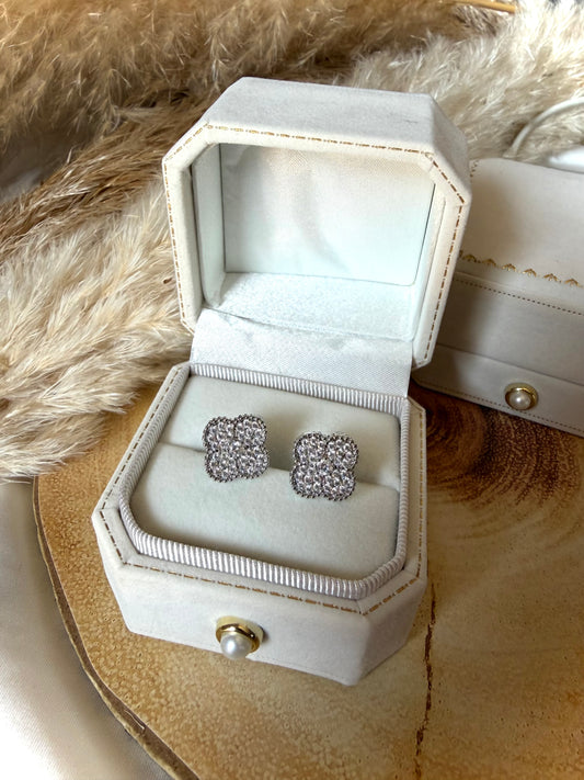 Обеци с кристали Clover