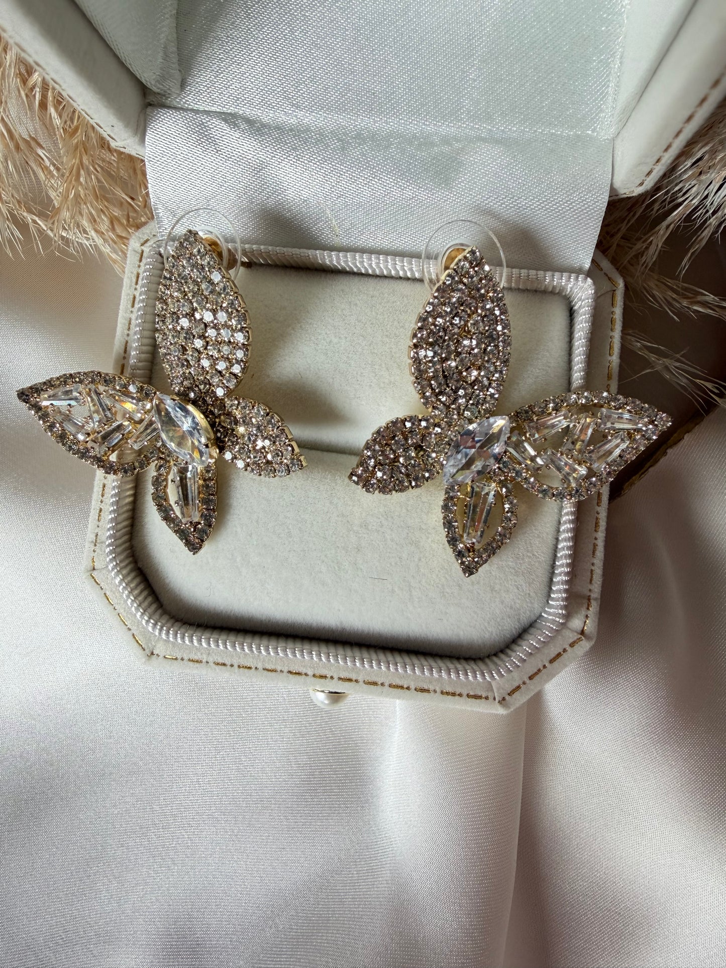 Обеци Butterfly