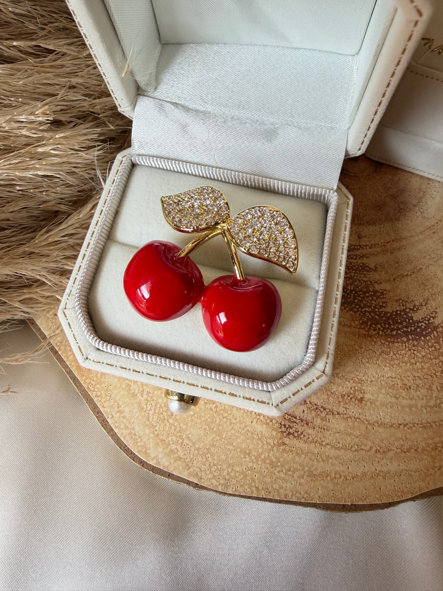 Брошка „Lunara Cherry