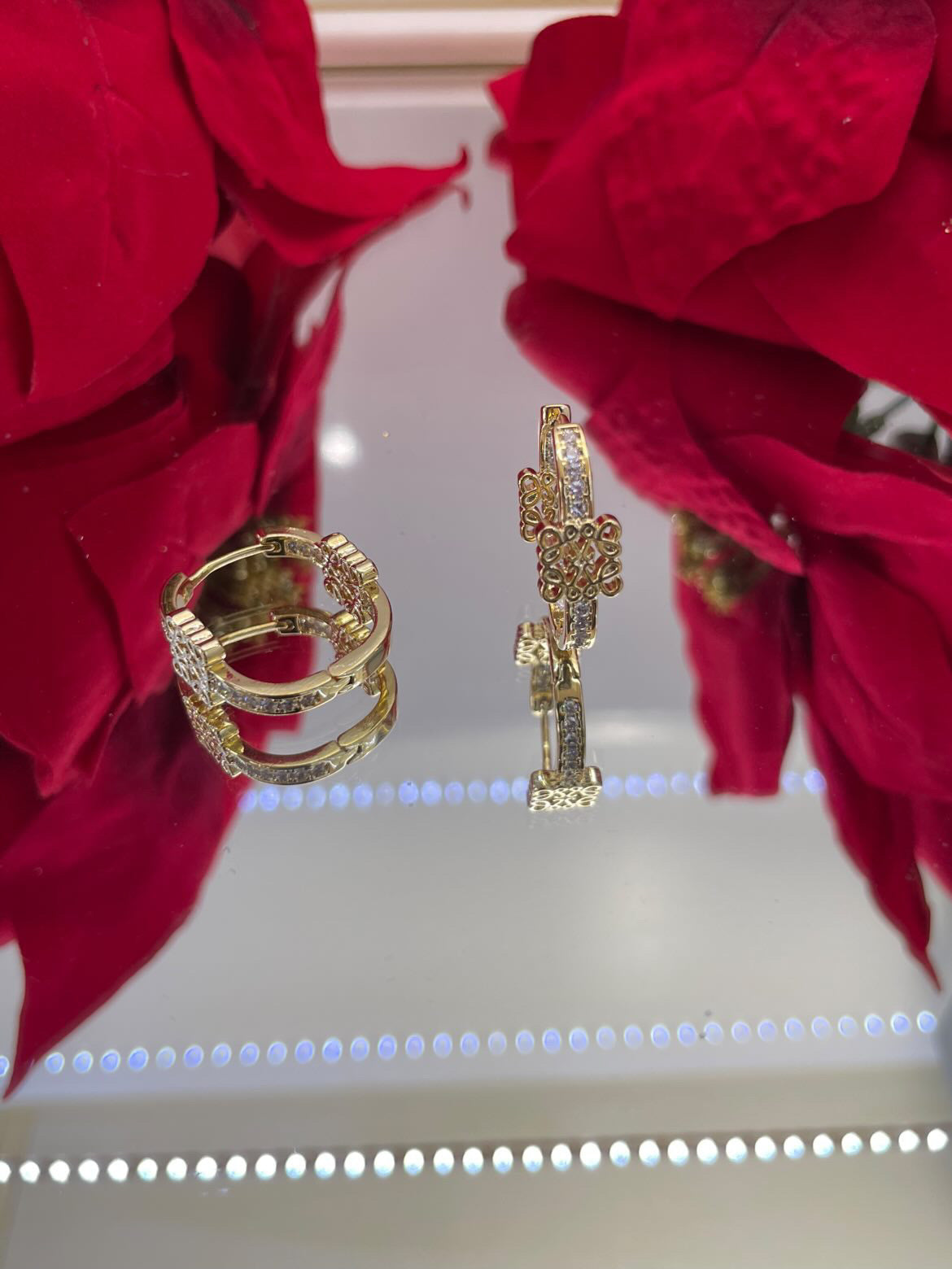 Обеци “Love”