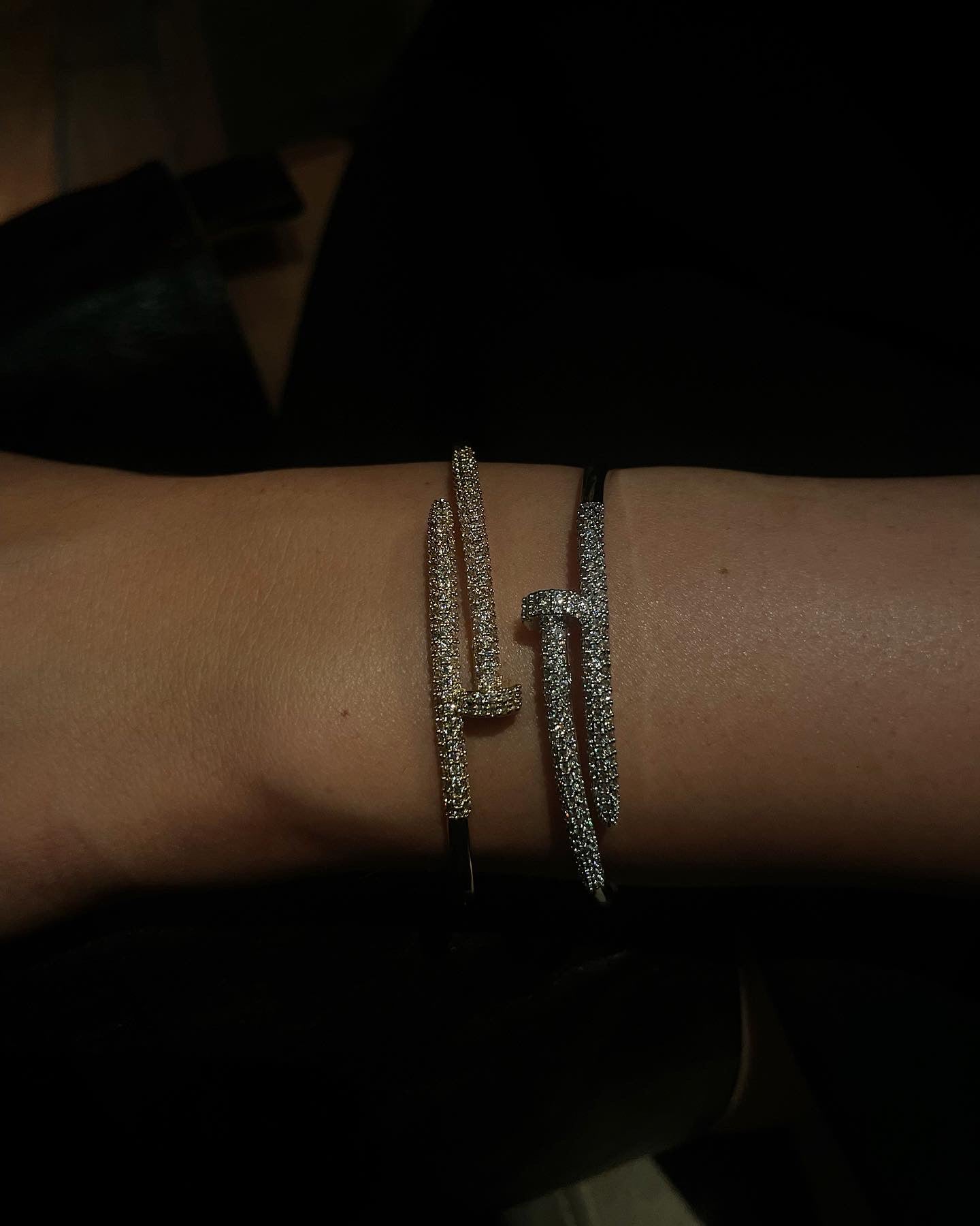 Дамска гривна пирон