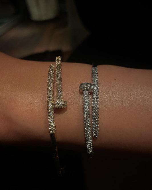 Дамска гривна пирон